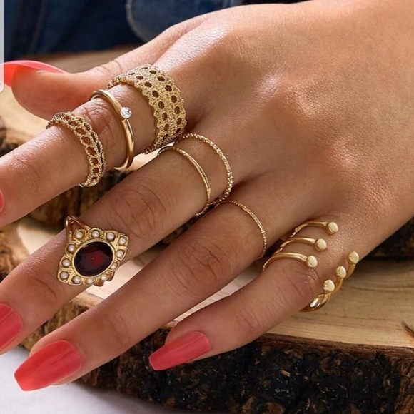 Nikkiwallflower Jewelry - *Cheryl* 8 piece ring Set